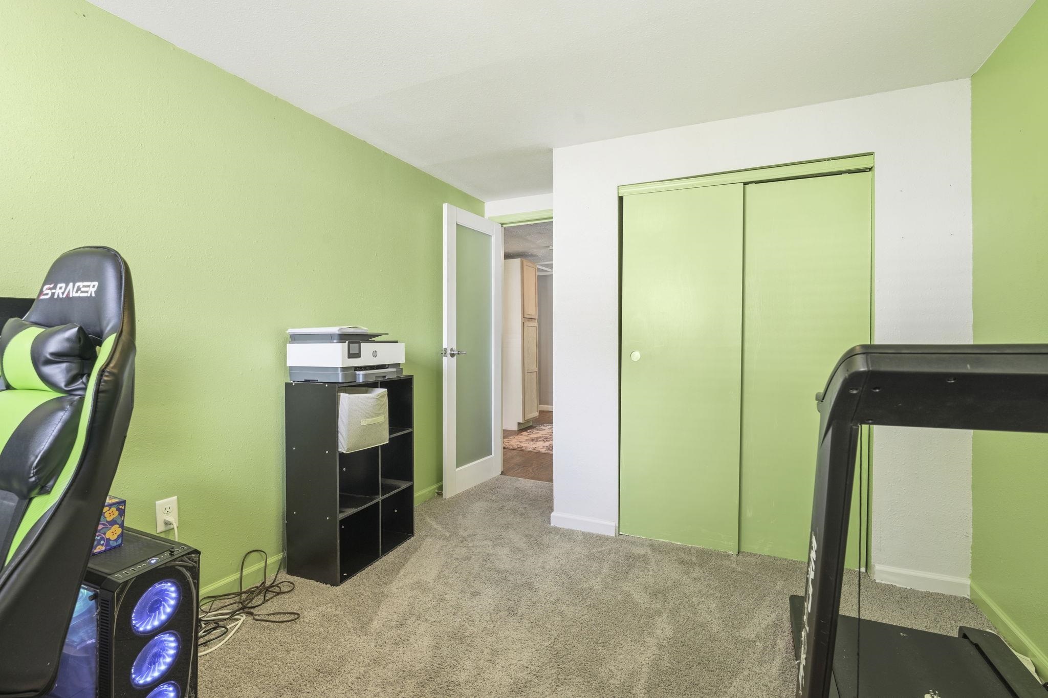 10907 E 17TH St - Photo 31