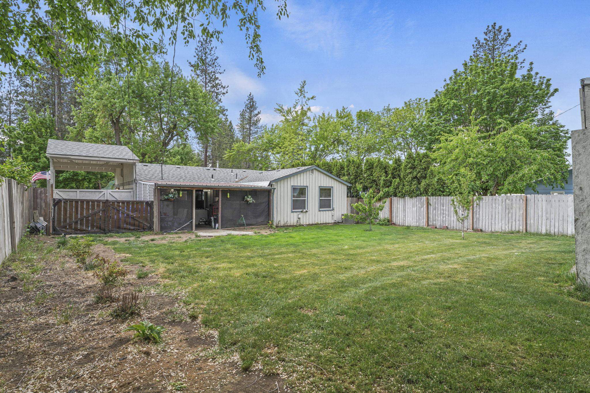 10907 E 17TH St - Photo 41