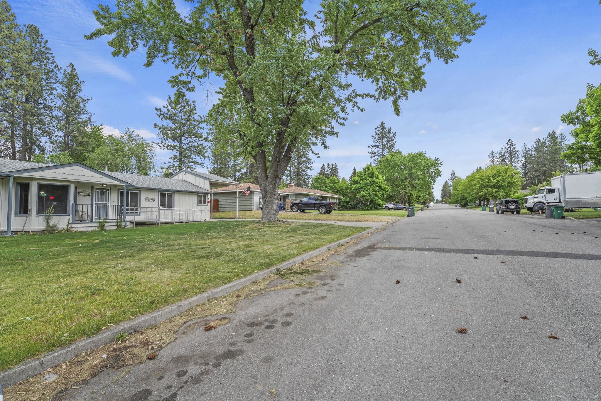 10907 E 17TH St - Photo 42
