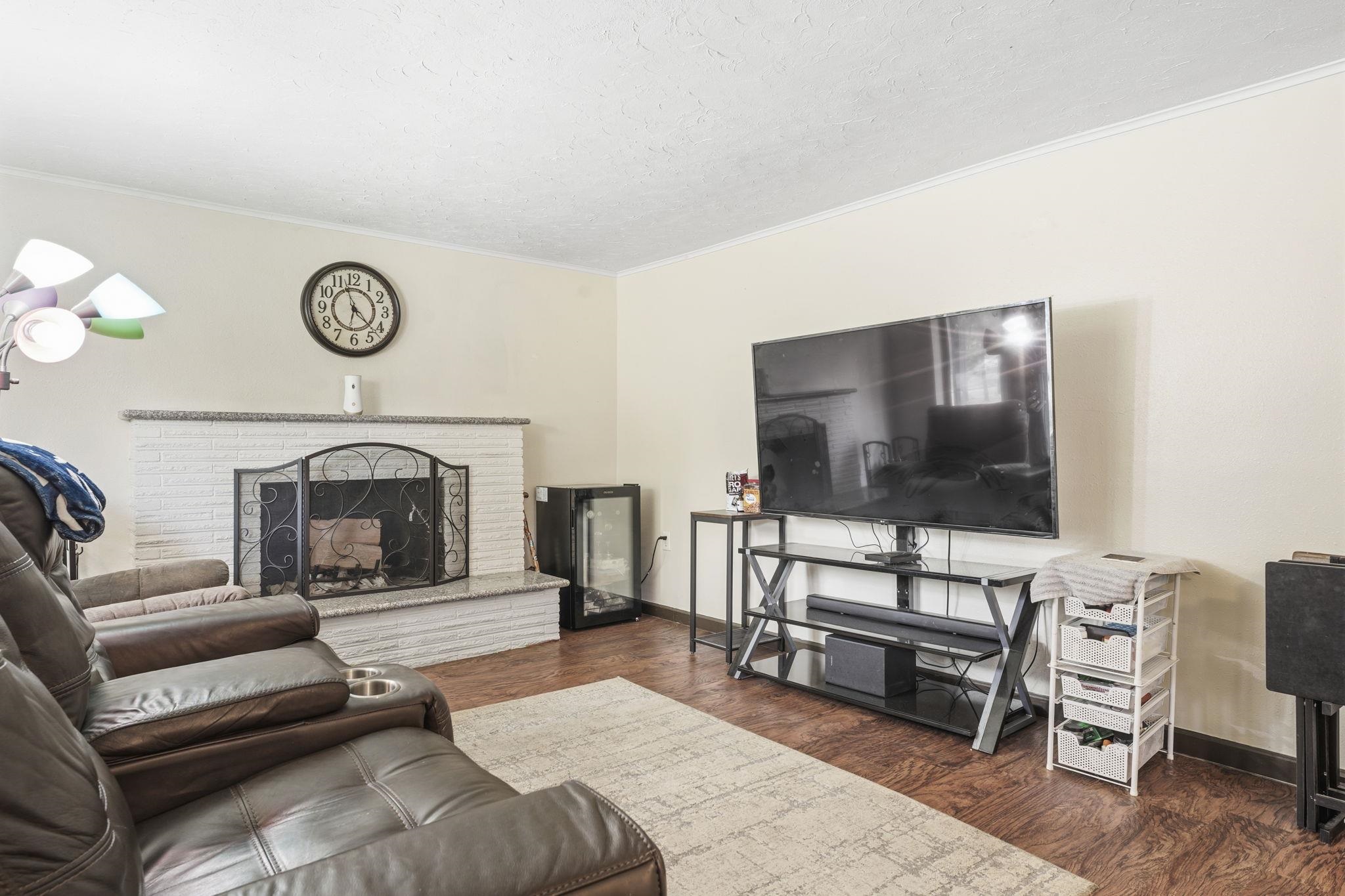 10907 E 17TH St - Photo 10