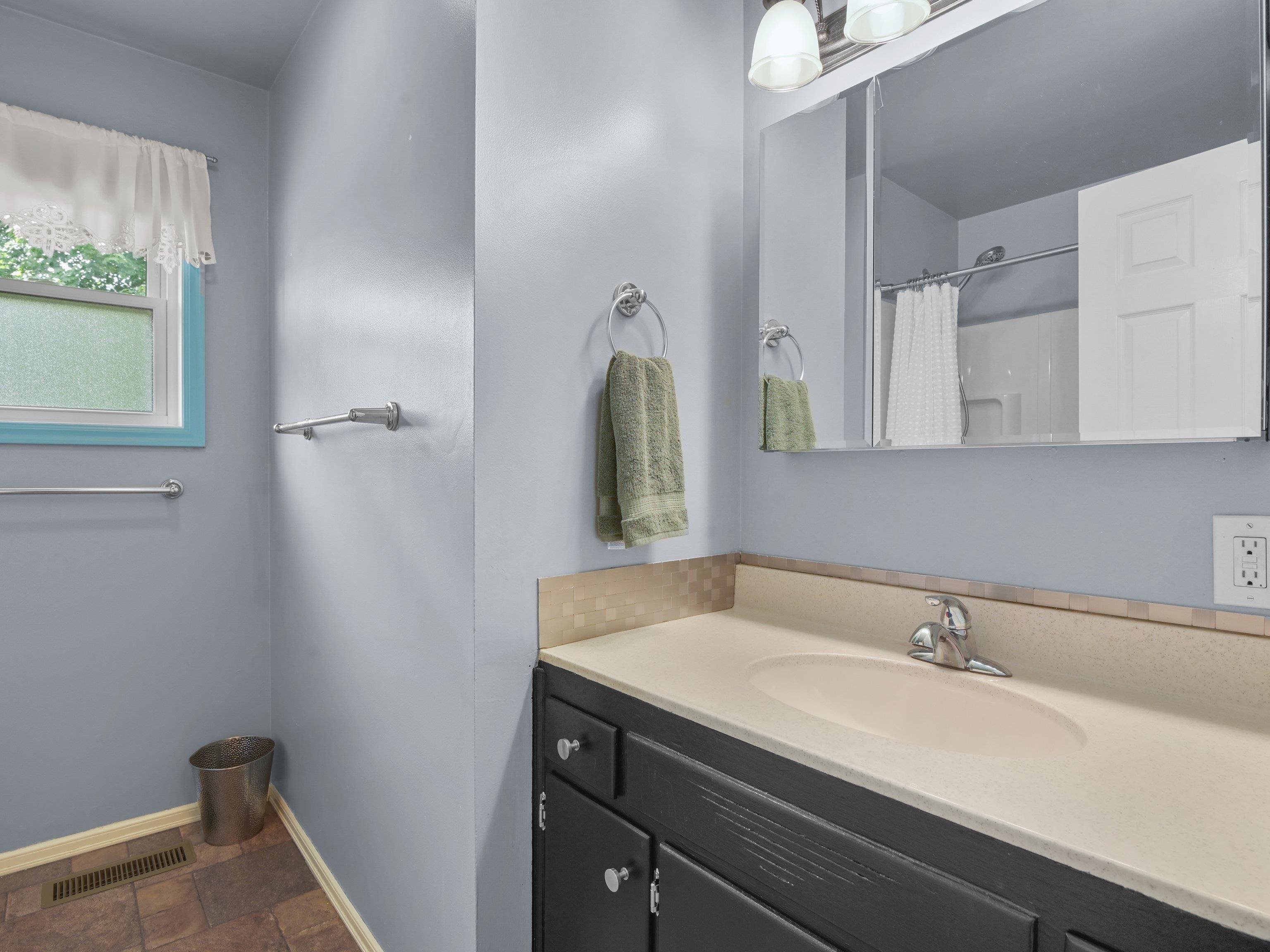 2921 W Holyoke Ave - Photo 17