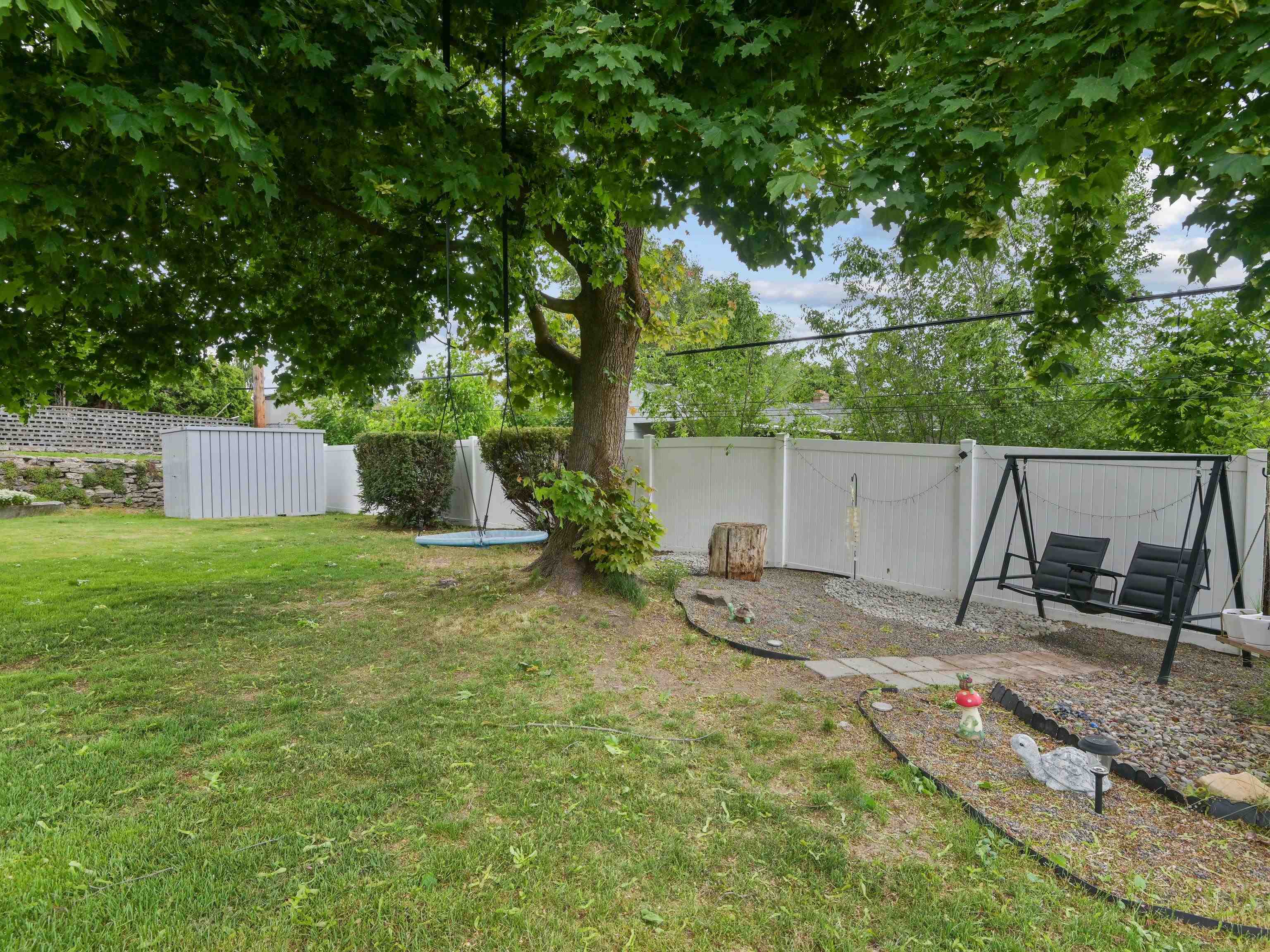 2921 W Holyoke Ave - Photo 41