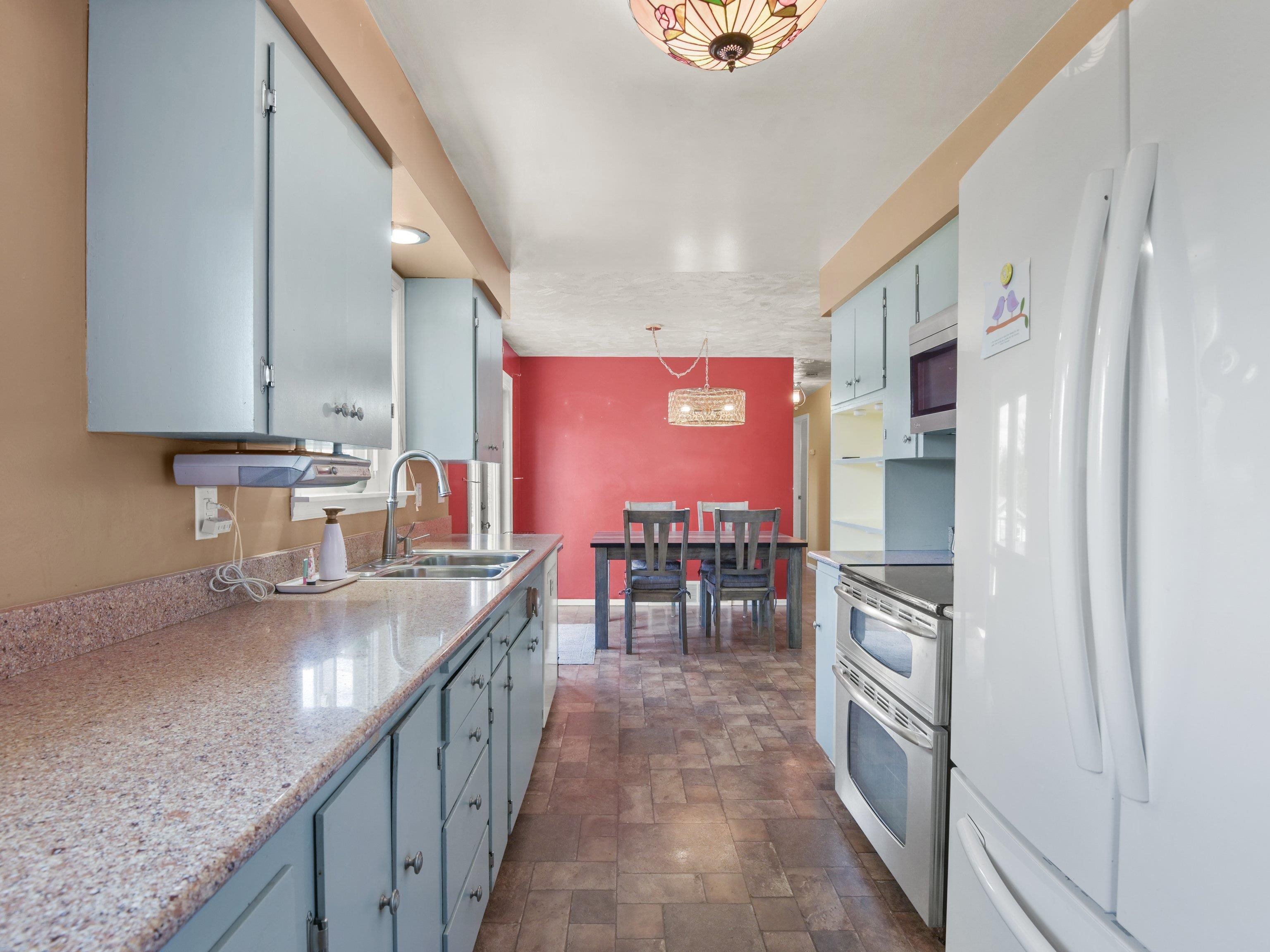 2921 W Holyoke Ave - Photo 6