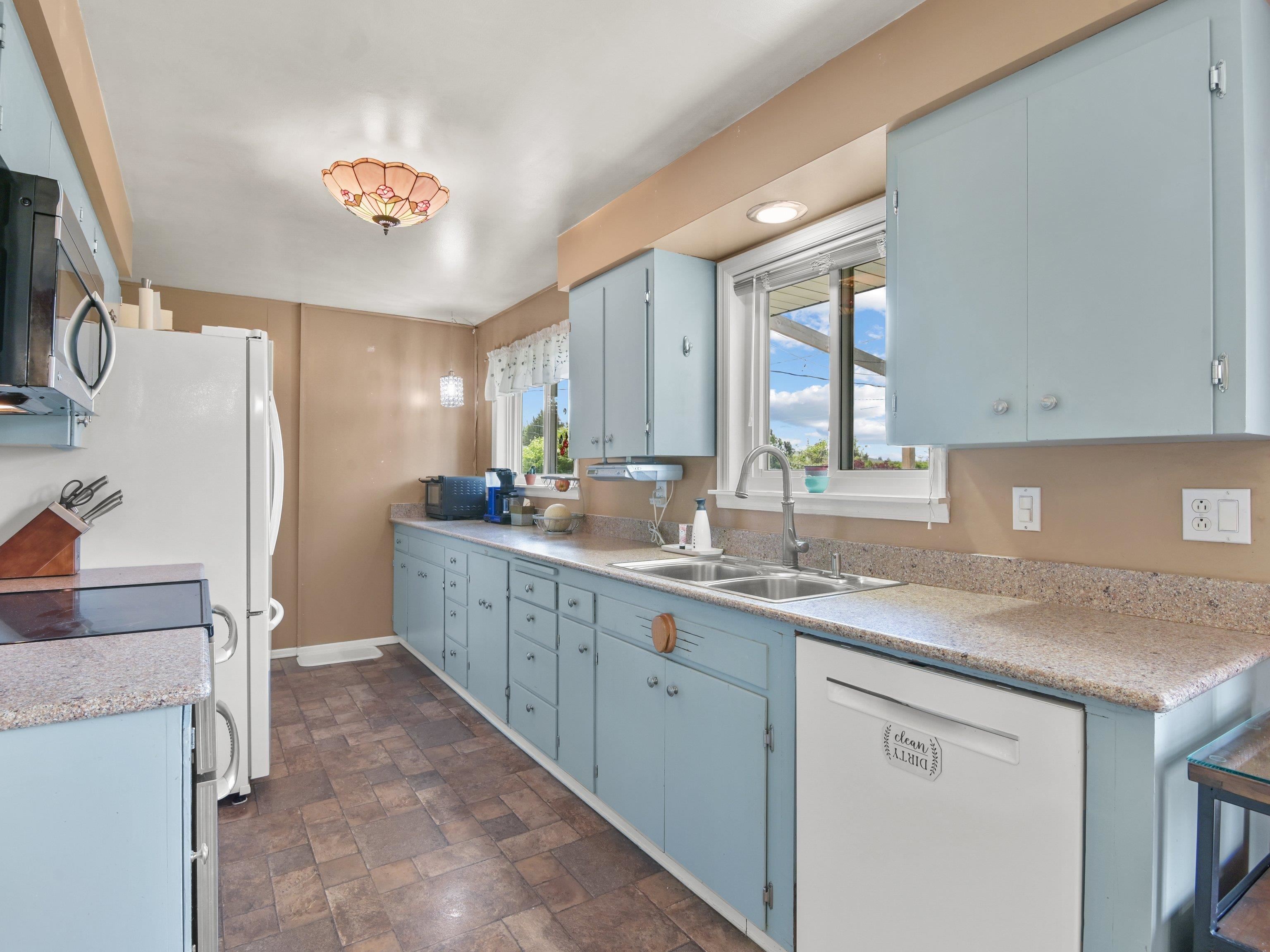 2921 W Holyoke Ave - Photo 8