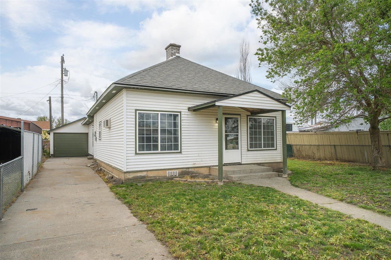 405 W 5th St - Photo 2