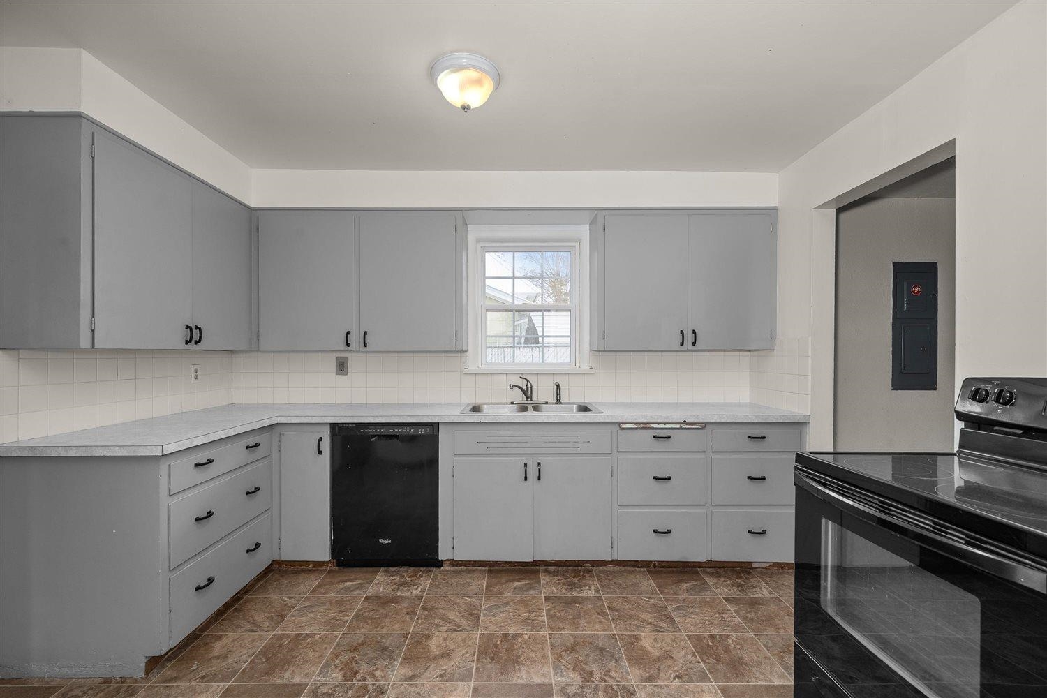 405 W 5th St - Photo 13