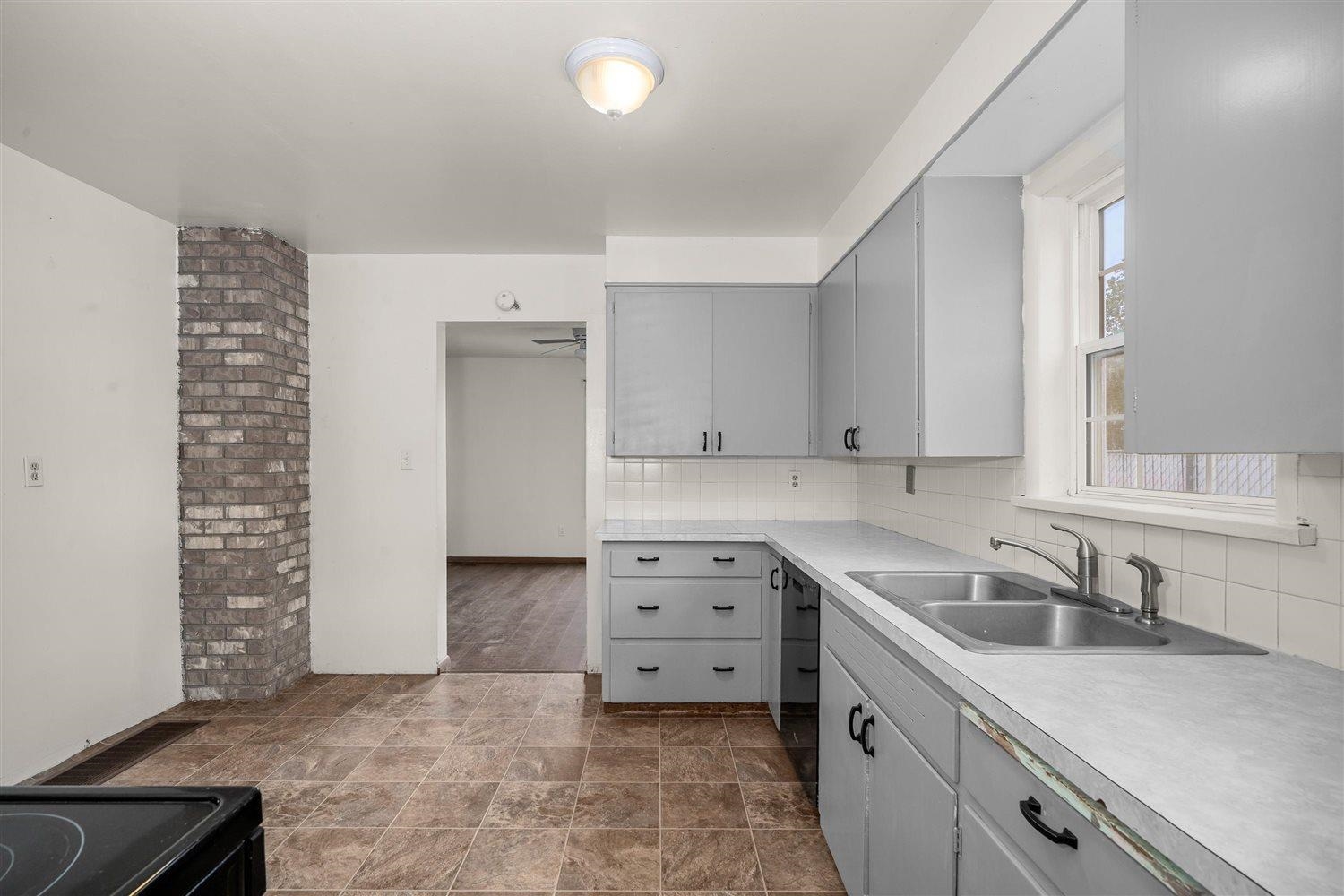 405 W 5th St - Photo 14