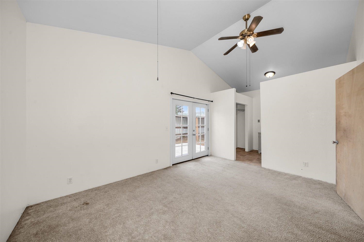 405 W 5th St - Photo 18