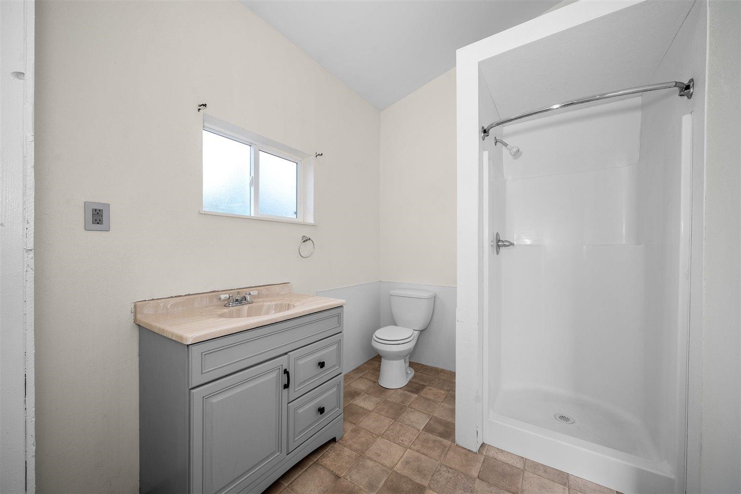405 W 5th St - Photo 20