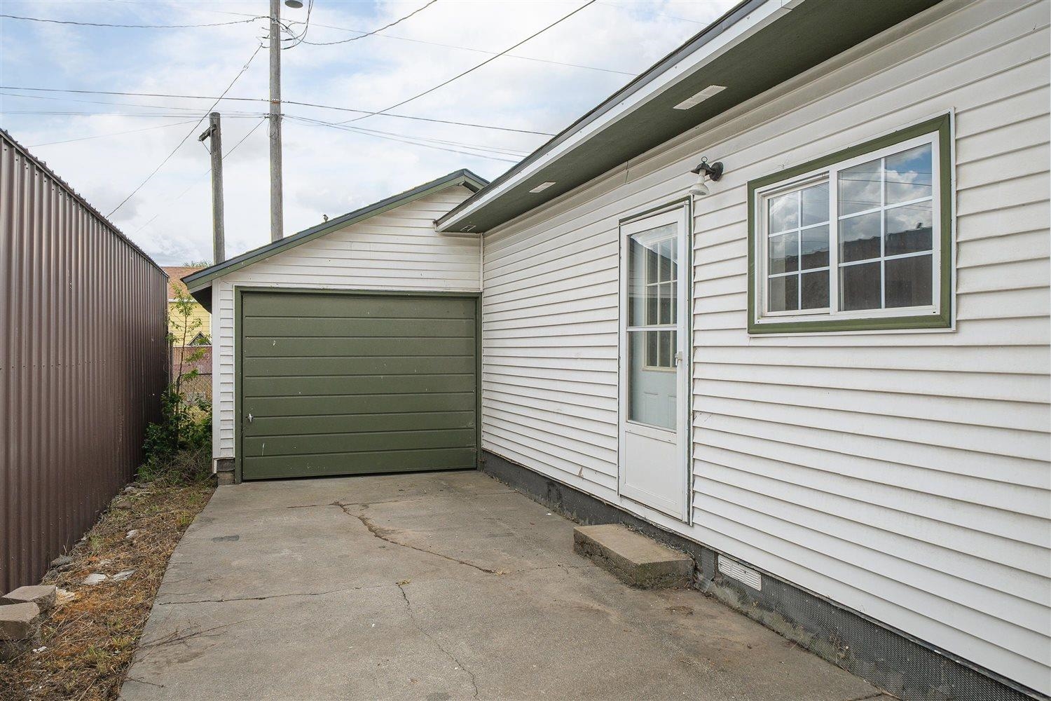 405 W 5th St - Photo 36