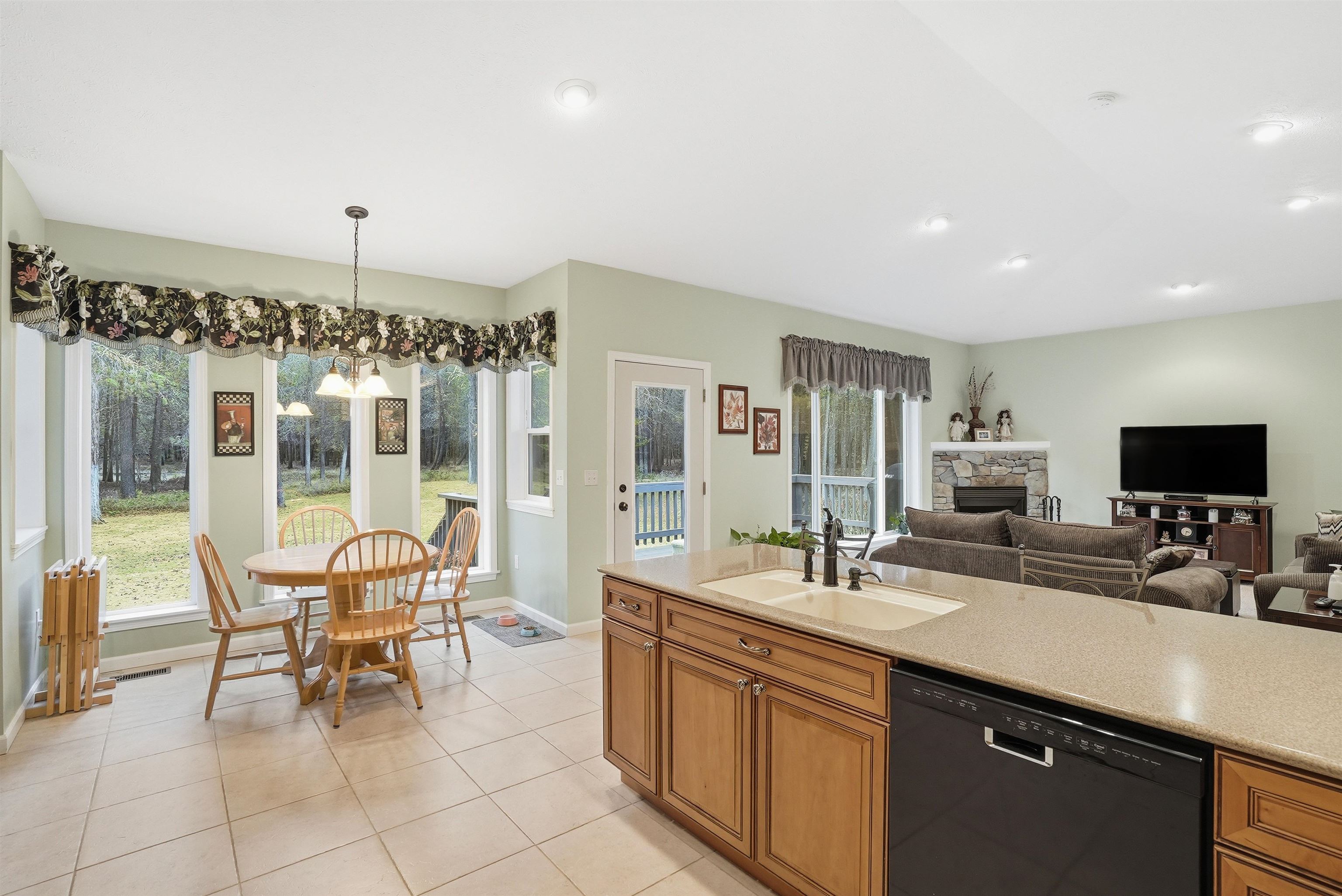 105 E Saltz Ln - Photo 12