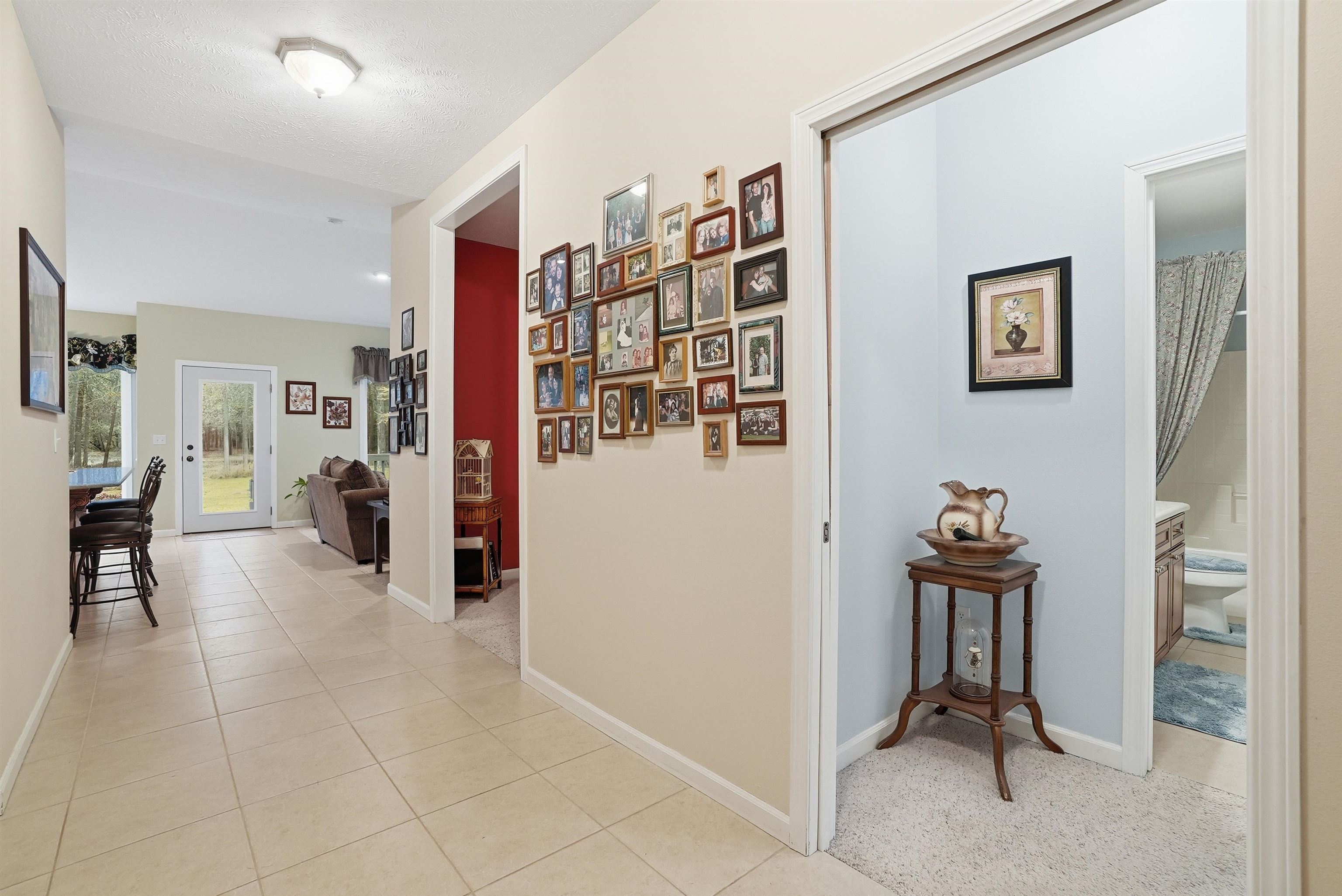 105 E Saltz Ln - Photo 4