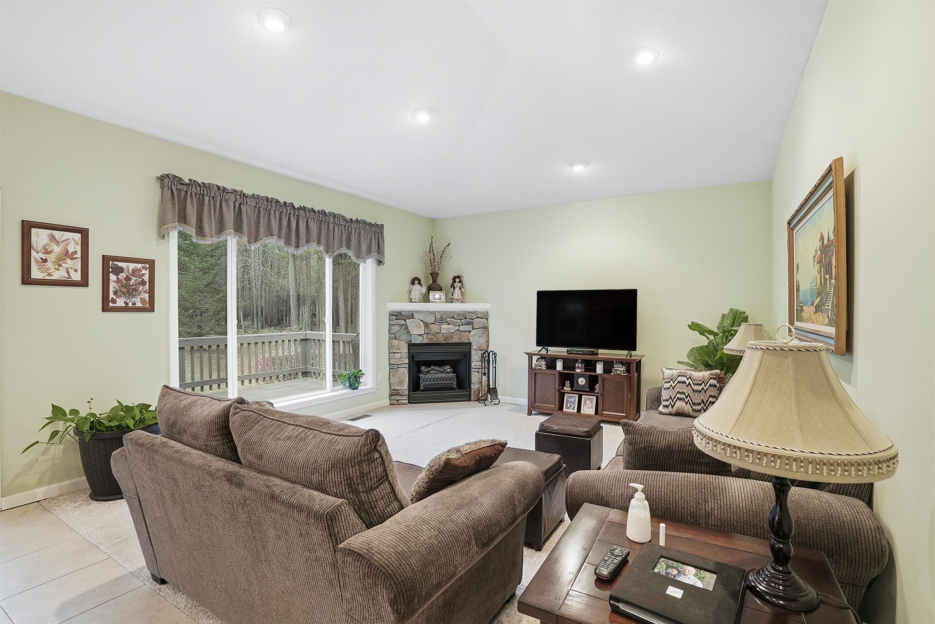 105 E Saltz Ln - Photo 5