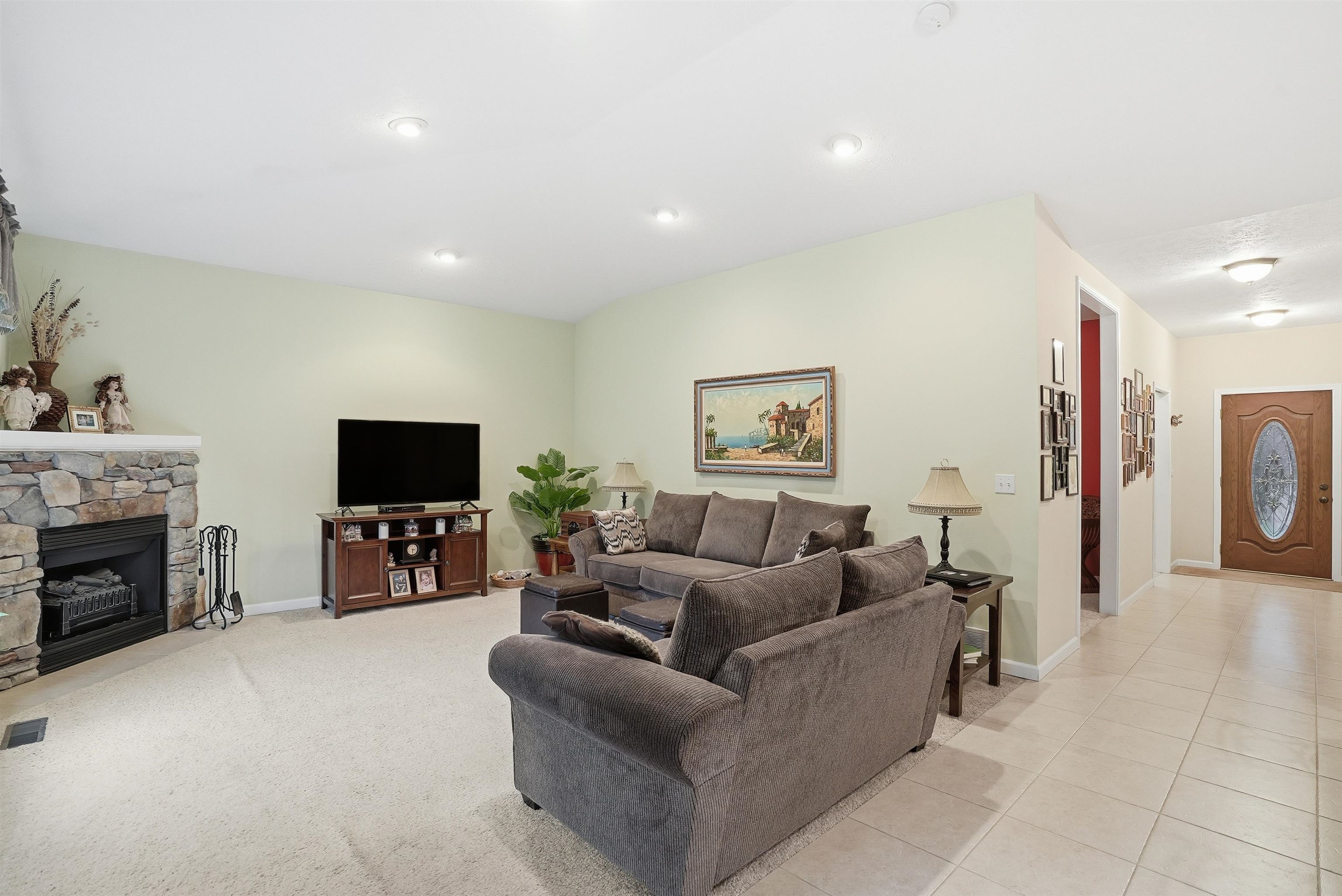 105 E Saltz Ln - Photo 6