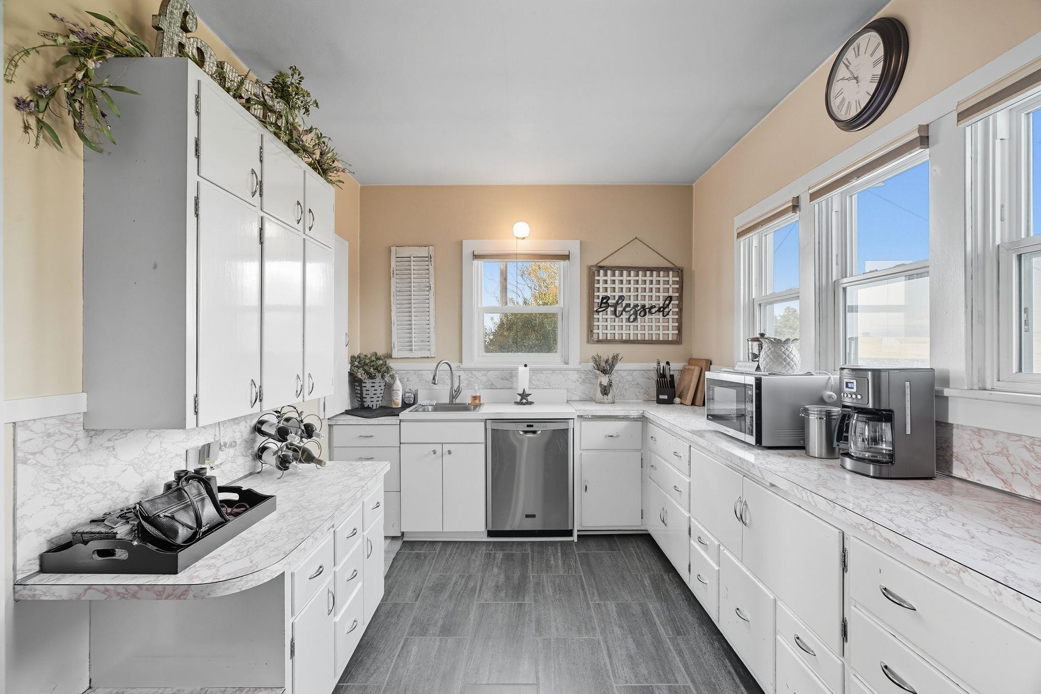 3703 Plaza Rd - Photo 15
