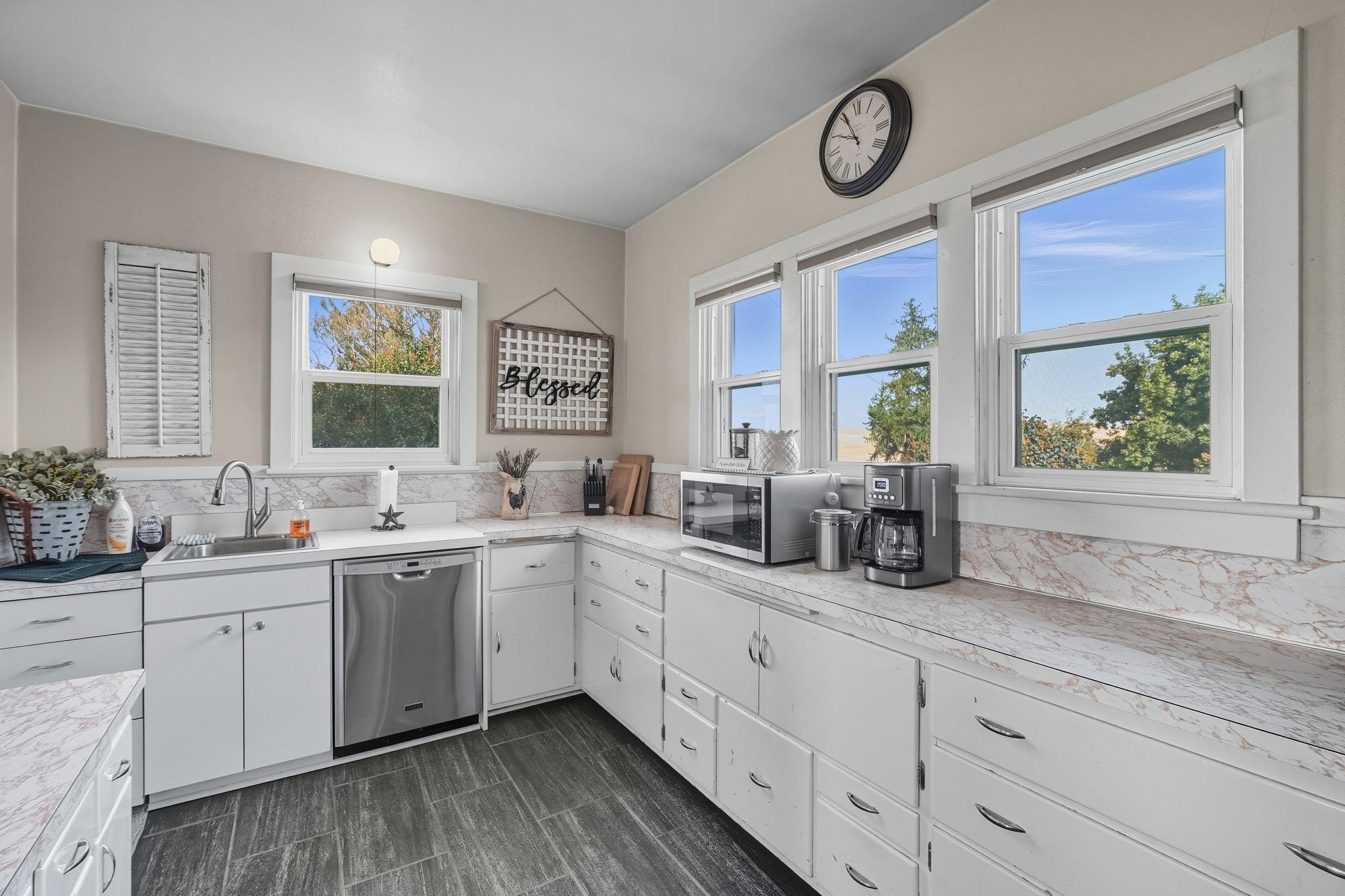 3703 Plaza Rd - Photo 16