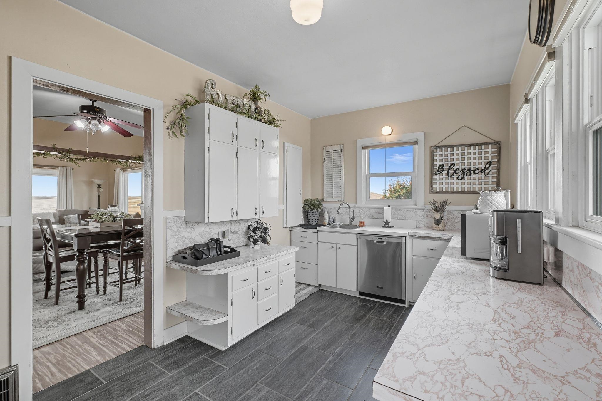 3703 Plaza Rd - Photo 17