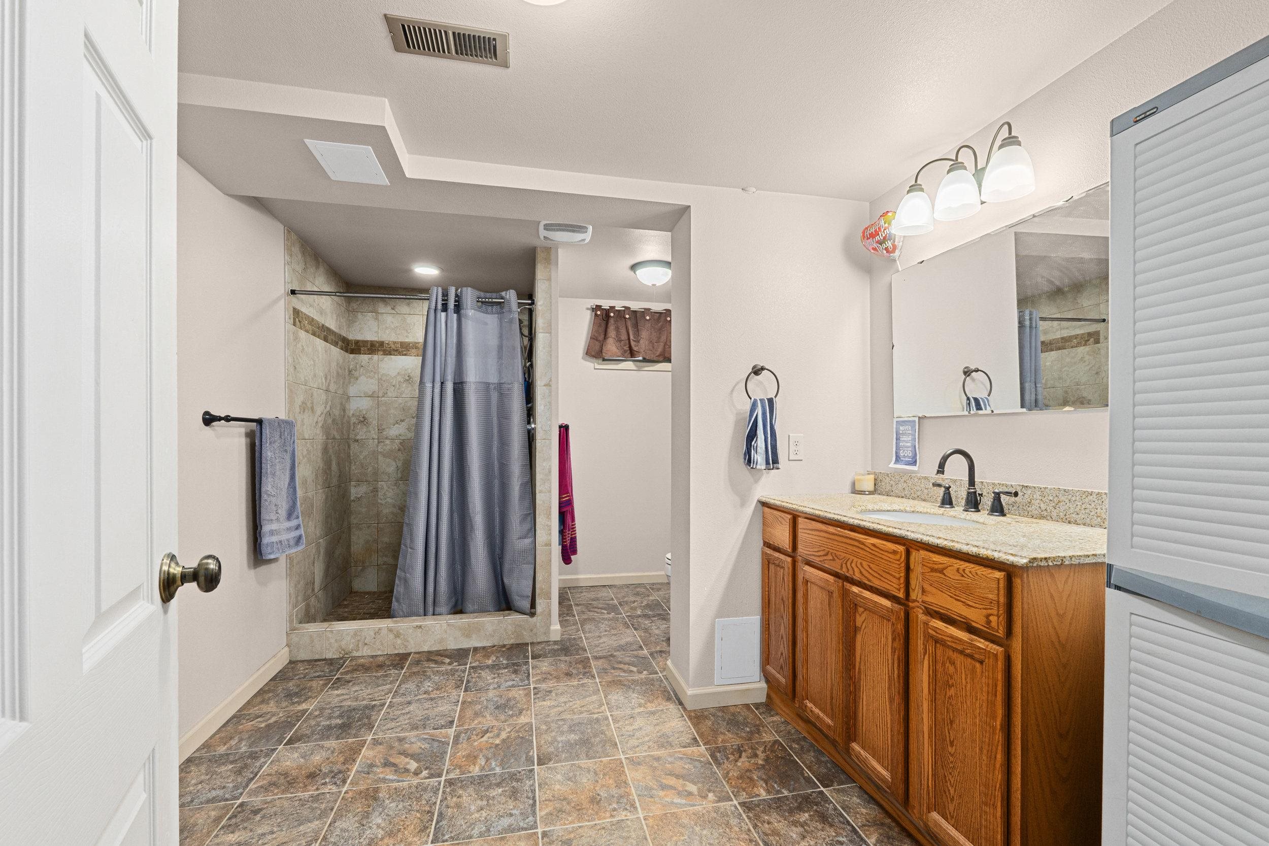 614 S Summit St - Photo 11