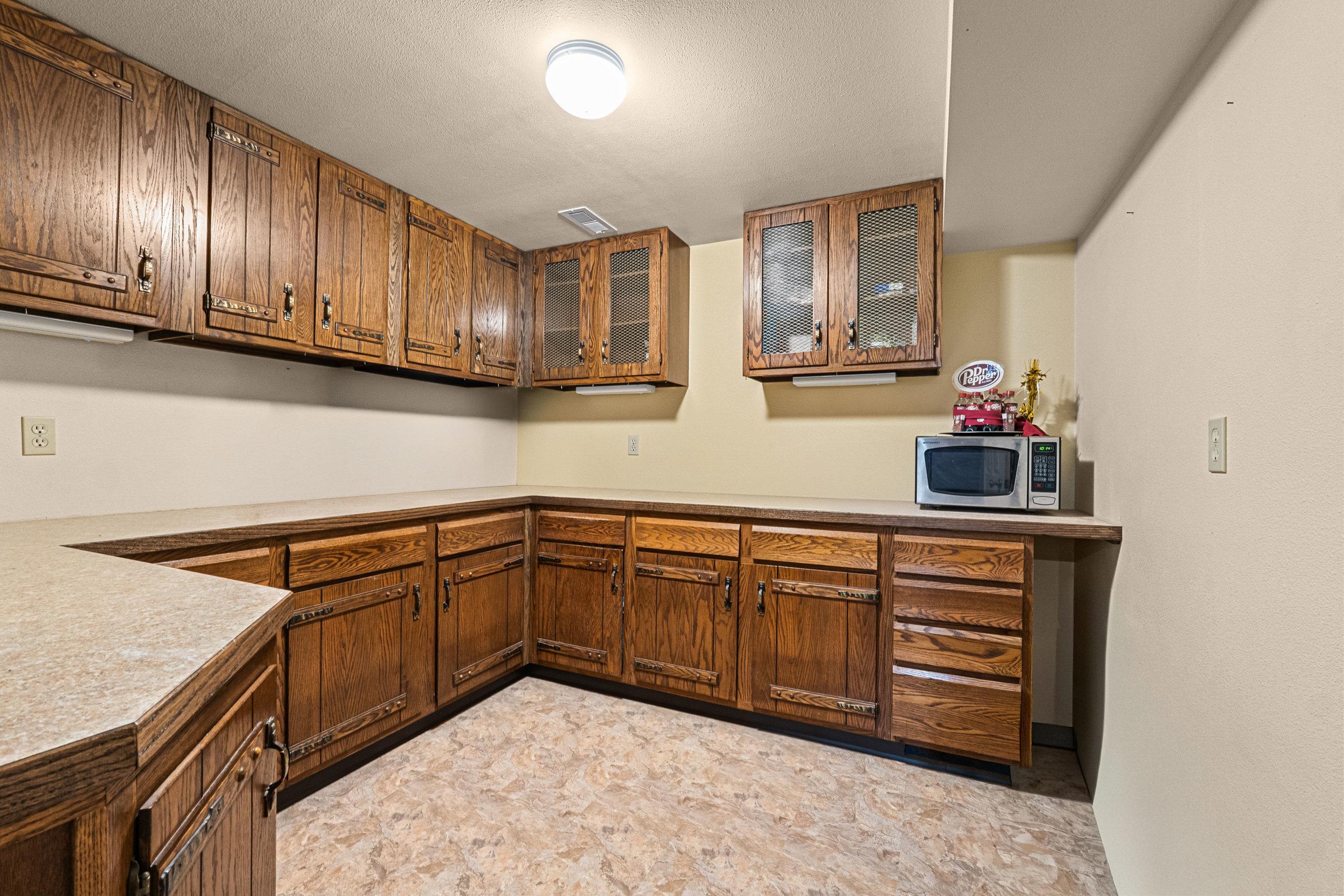 614 S Summit St - Photo 13