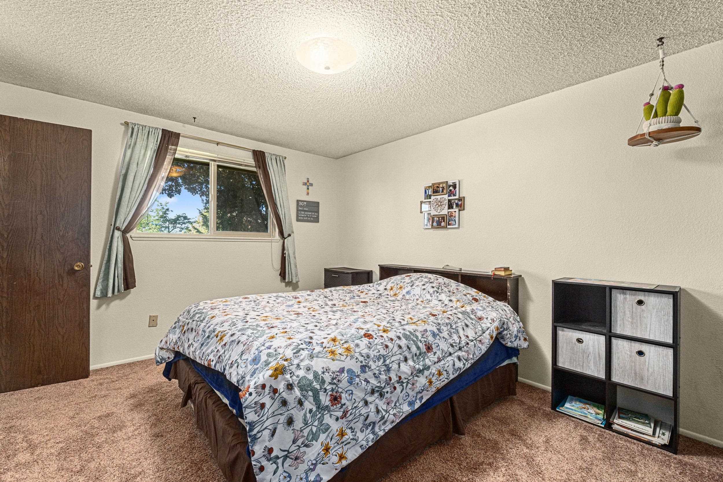 614 S Summit St - Photo 8