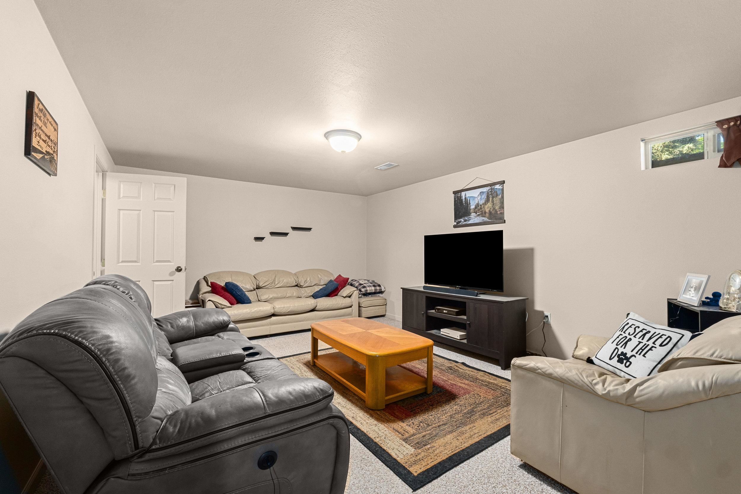 614 S Summit St - Photo 10