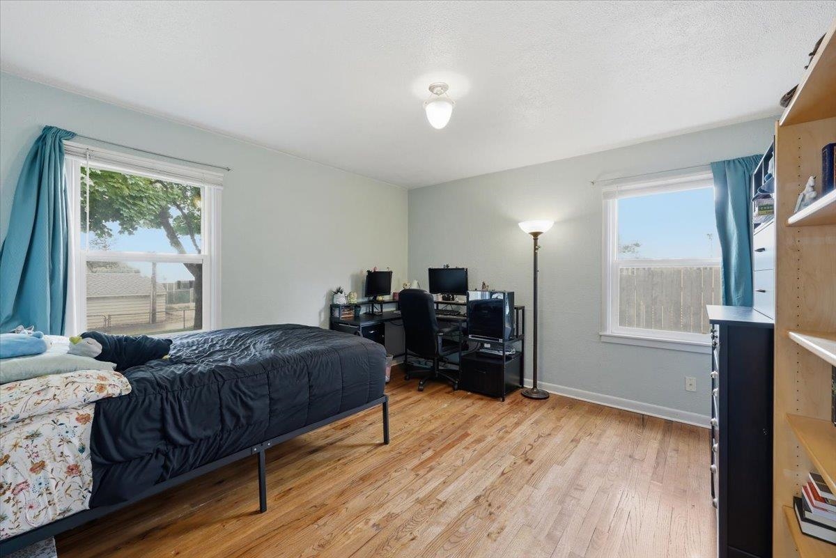 4215 N Maple St - Photo 13