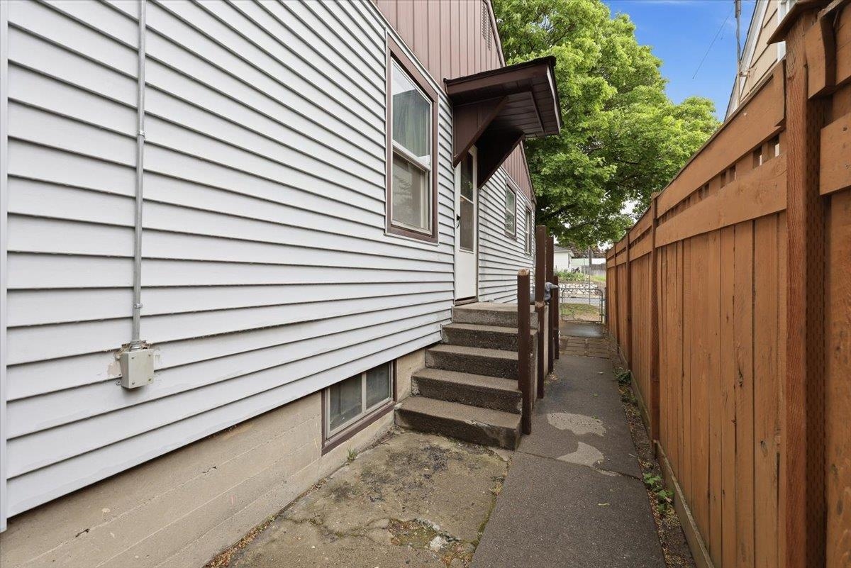 4215 N Maple St - Photo 24