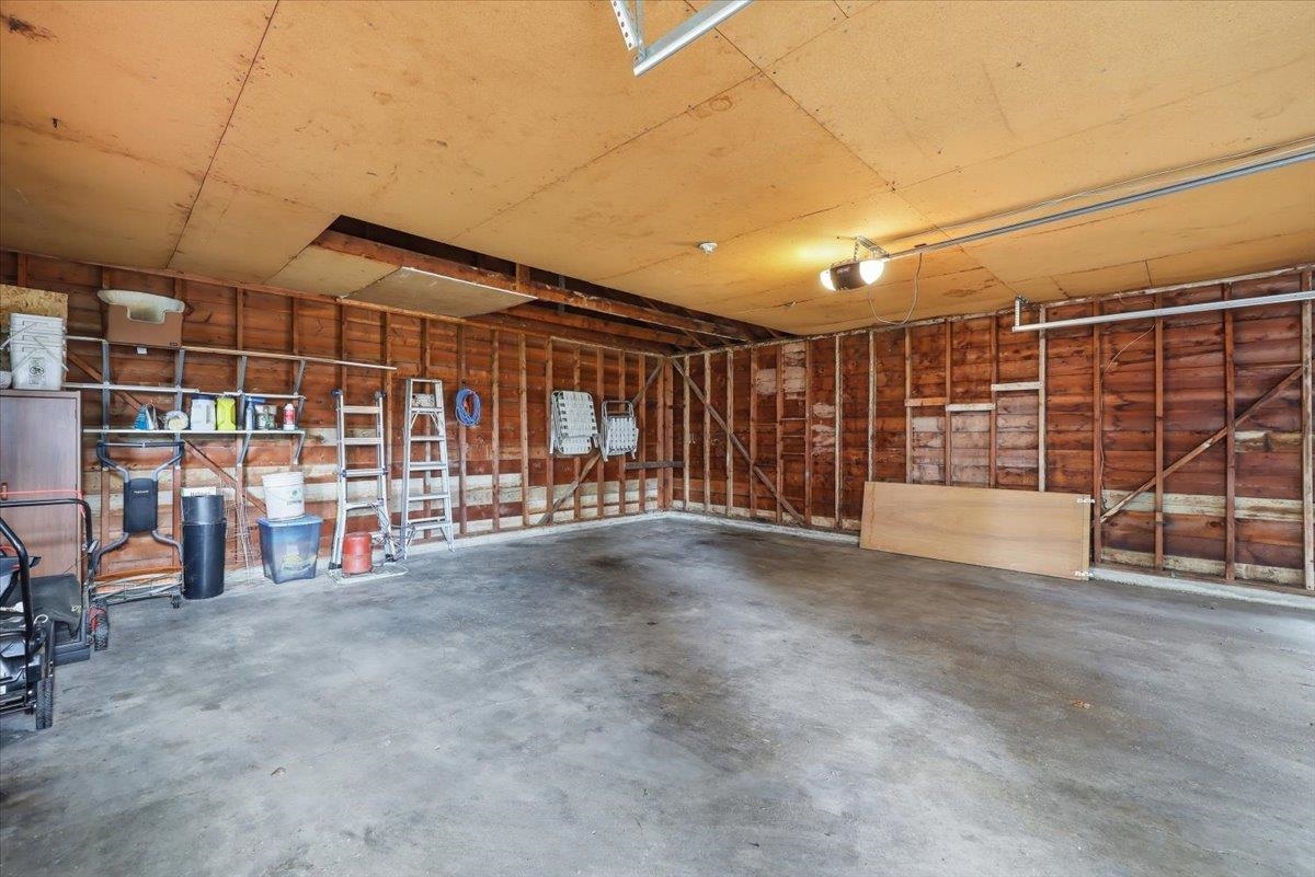 4215 N Maple St - Photo 32