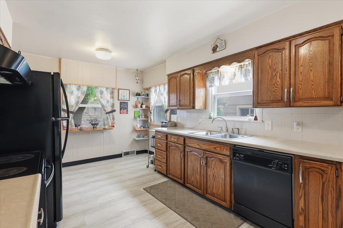 4215 N Maple St - Photo 9