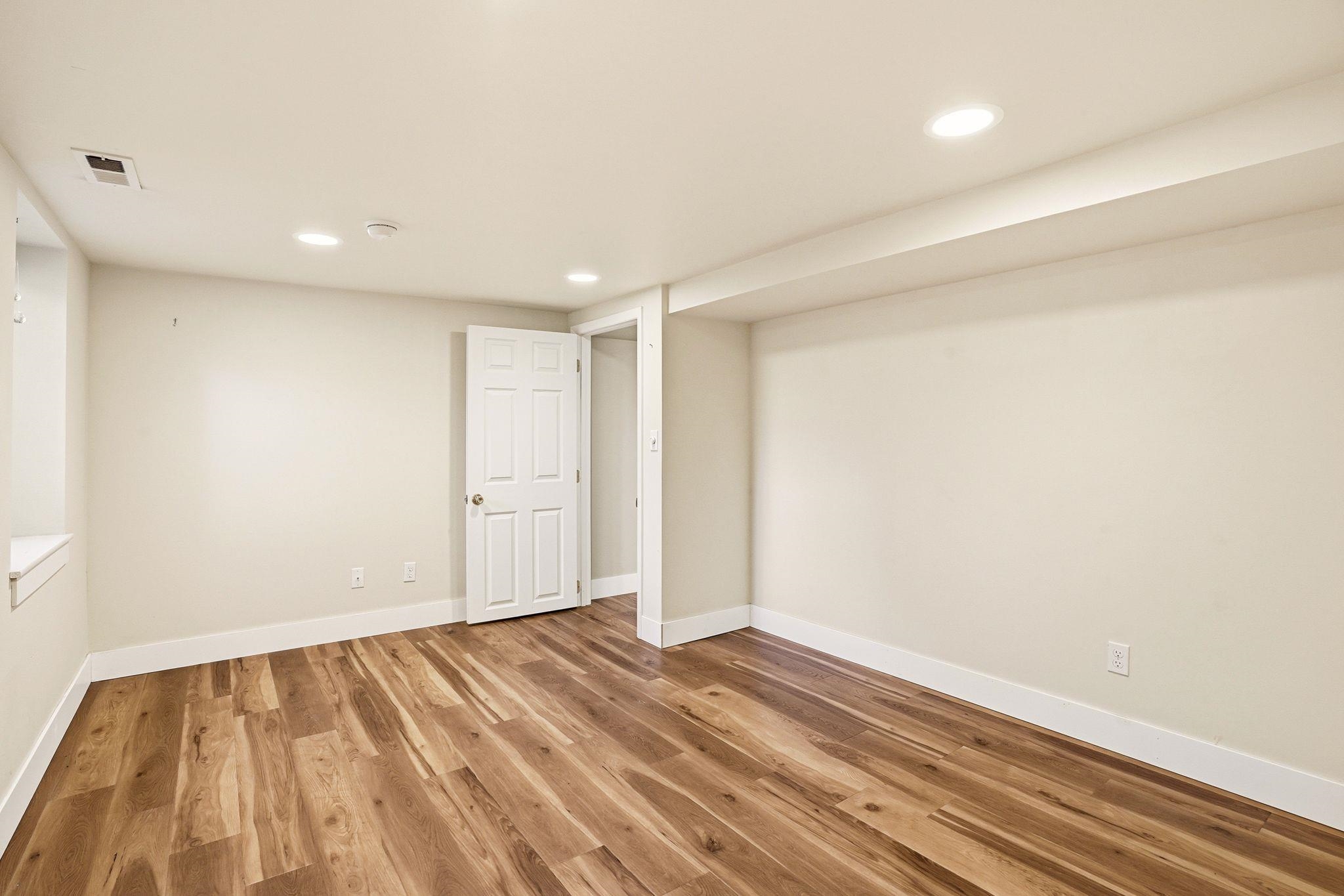 3 E 28th Ave - Photo 31