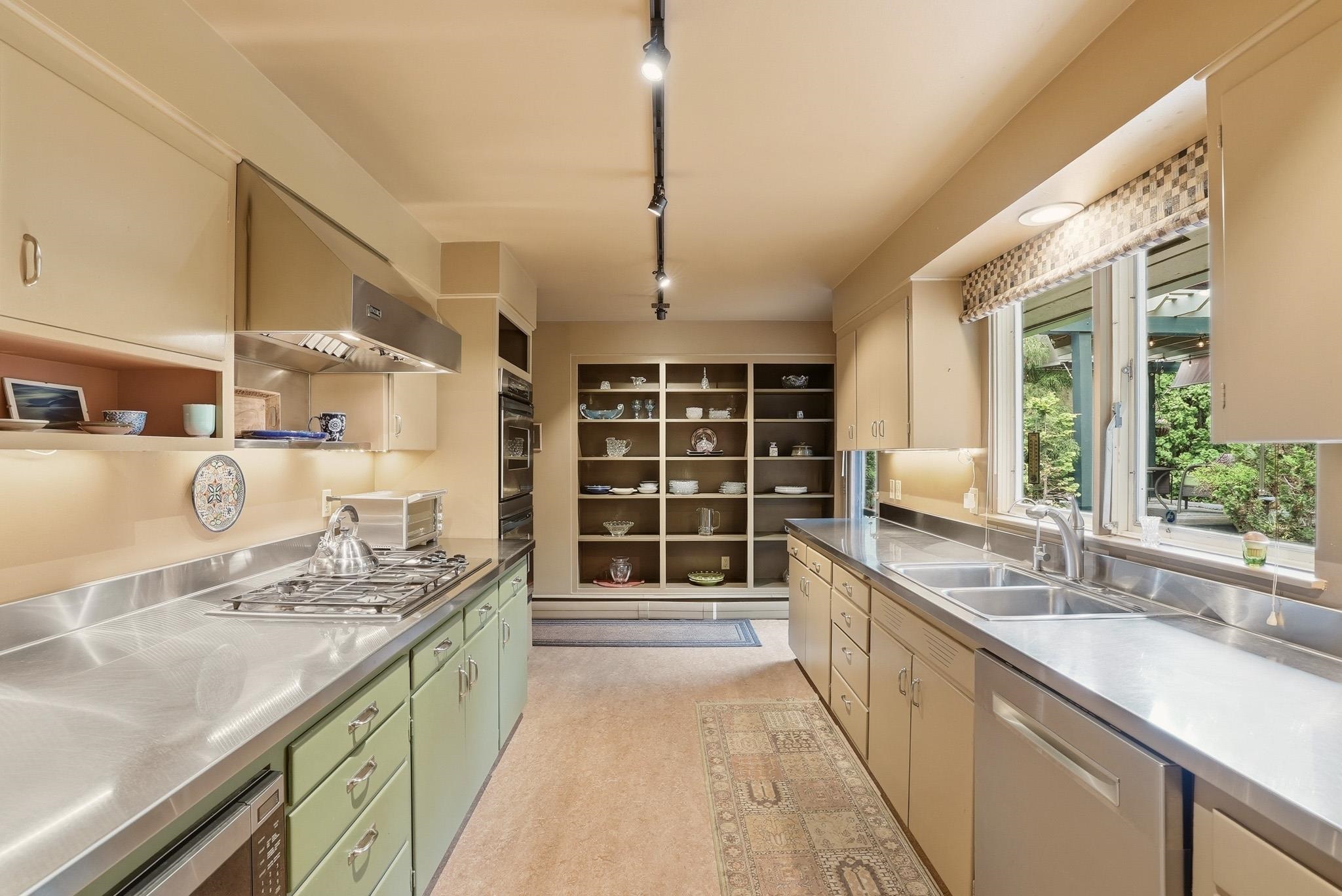 1104 E 26th Ave - Photo 10