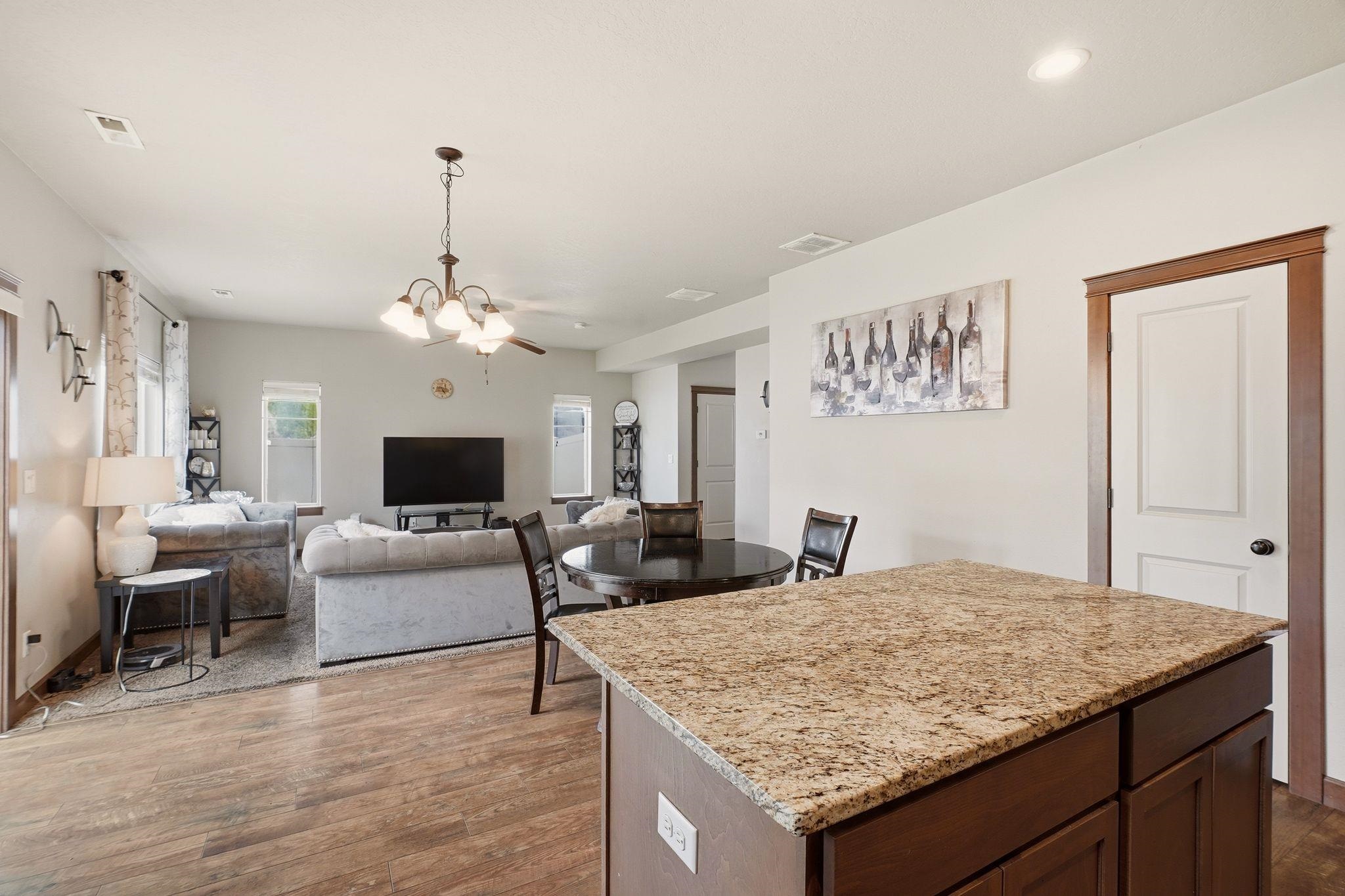 1517 N McKenzie River St - Photo 13