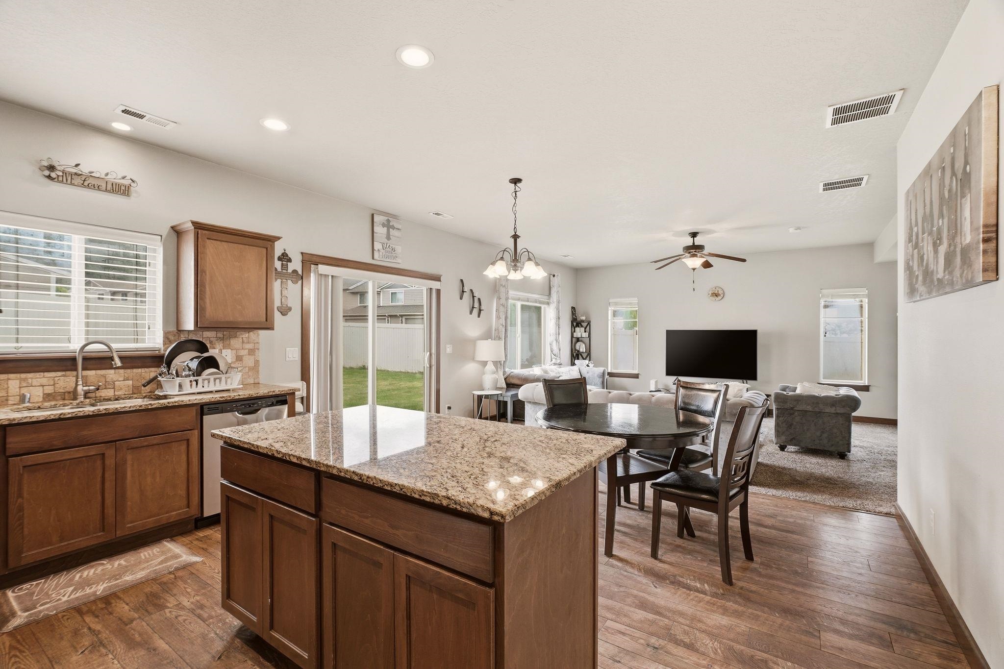 1517 N McKenzie River St - Photo 14