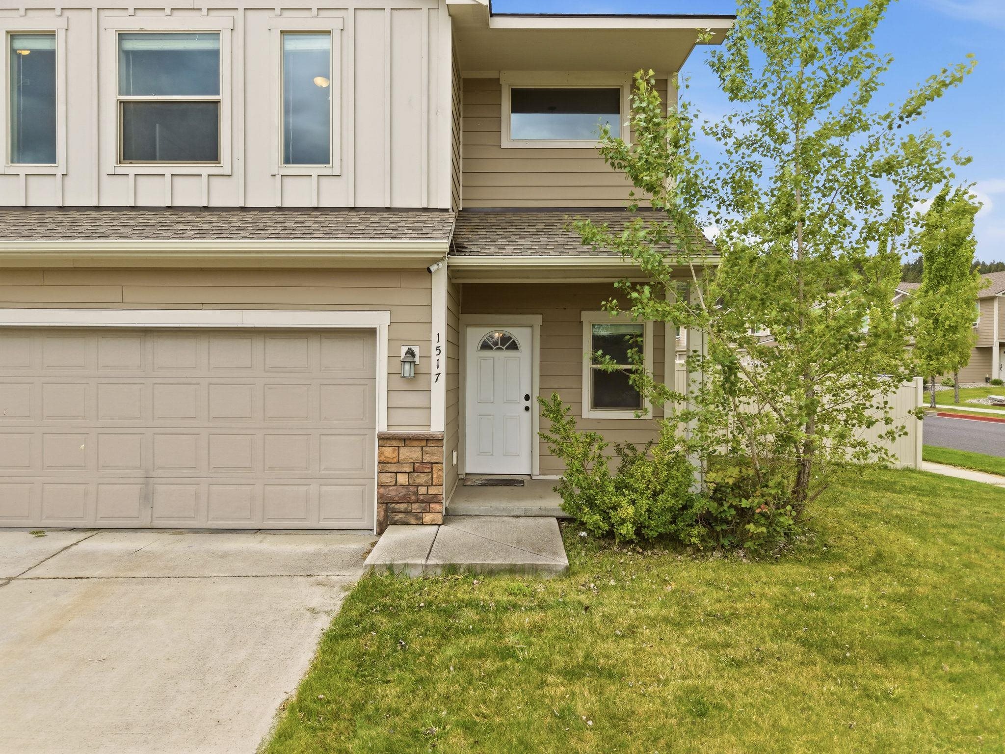 1517 N McKenzie River St - Photo 3