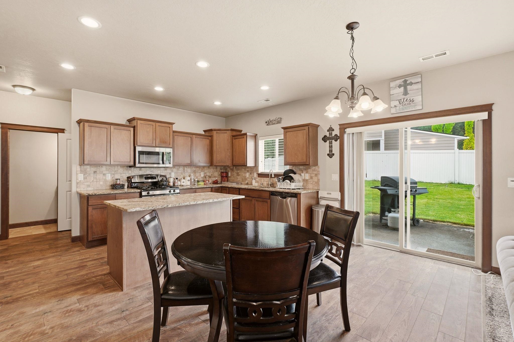 1517 N McKenzie River St - Photo 9