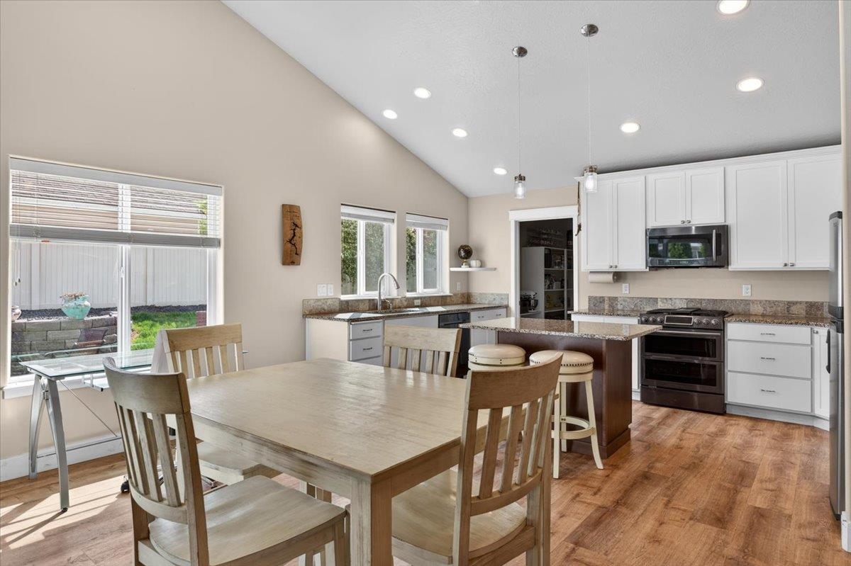 1725 S Clover Dr - Photo 12