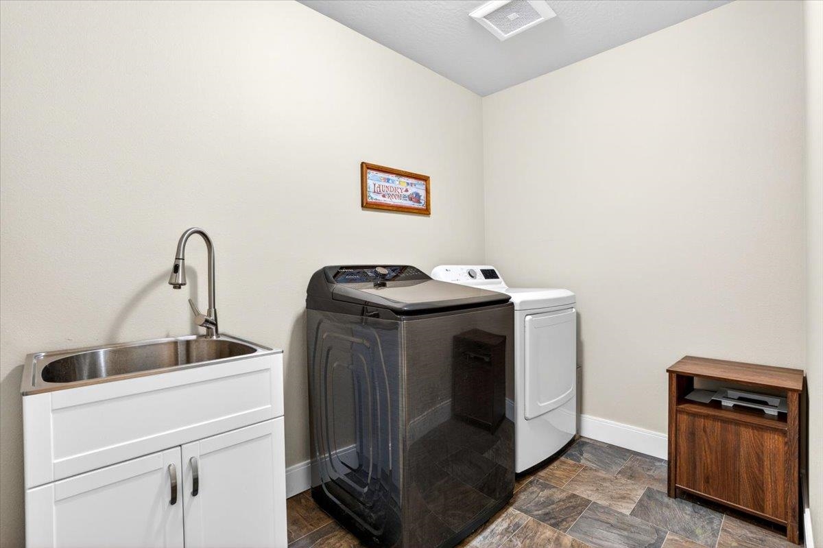1725 S Clover Dr - Photo 34