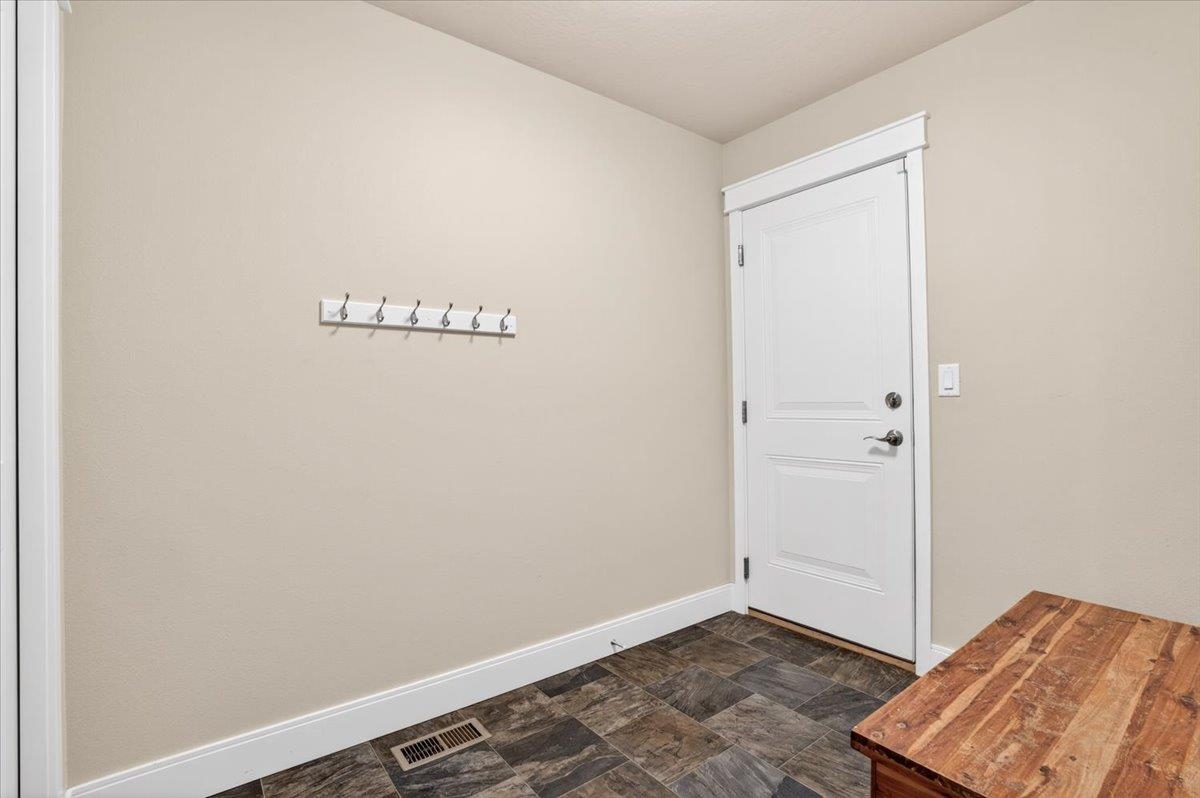 1725 S Clover Dr - Photo 35