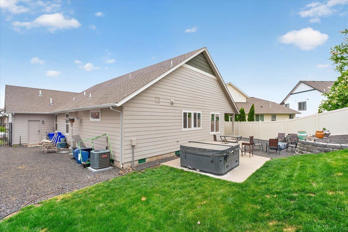 1725 S Clover Dr - Photo 39