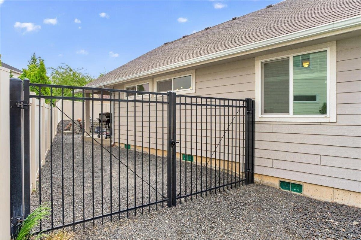 1725 S Clover Dr - Photo 43