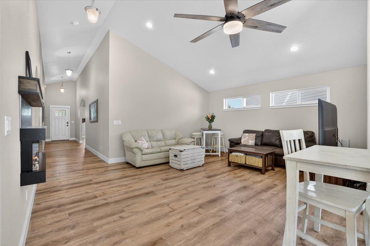1725 S Clover Dr - Photo 6