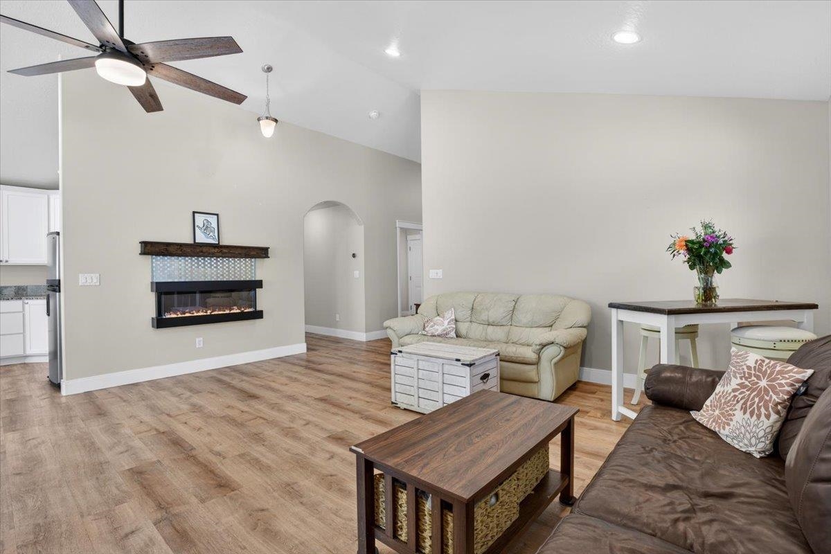 1725 S Clover Dr - Photo 8