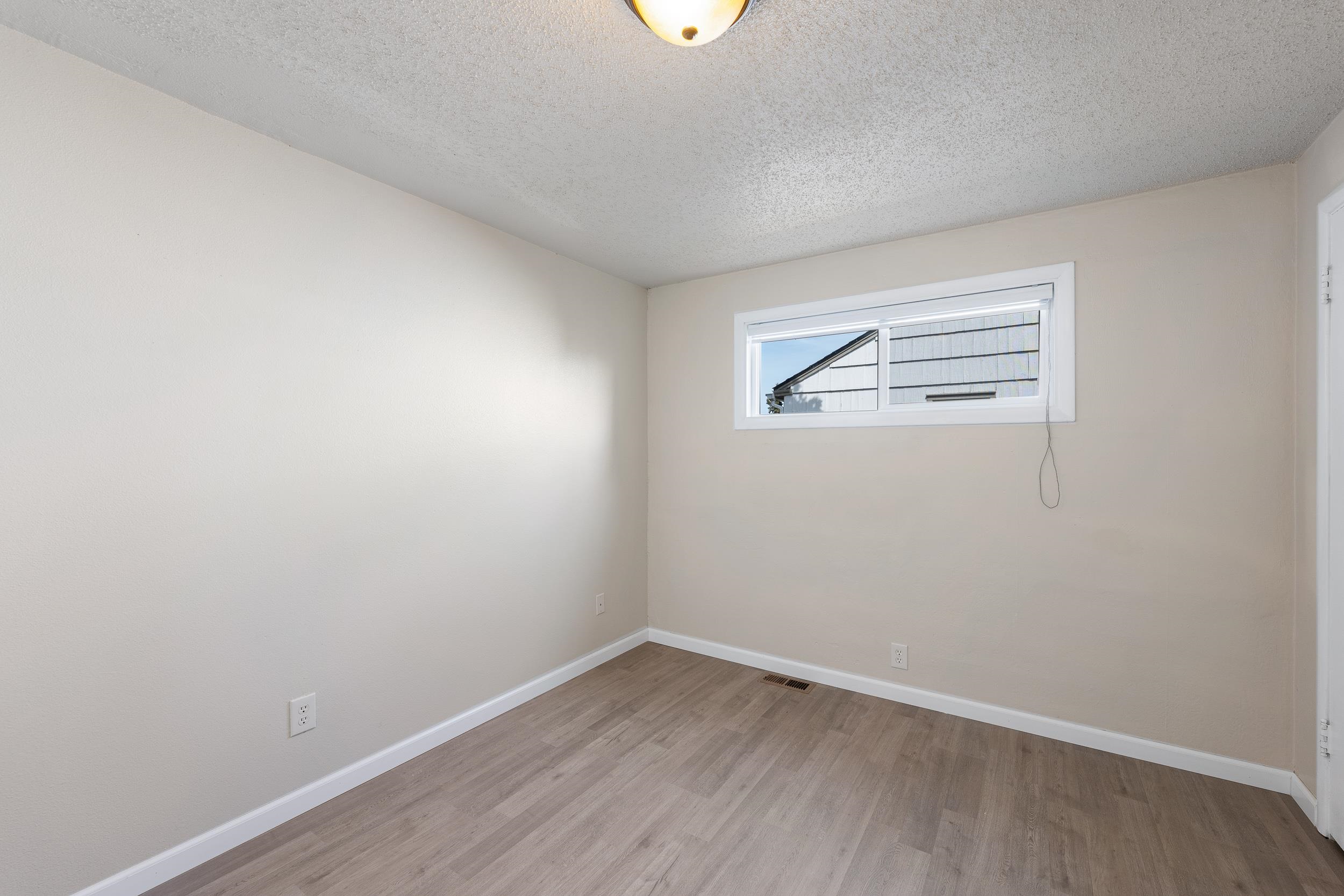 2304 E Rockwell Ave - Photo 12