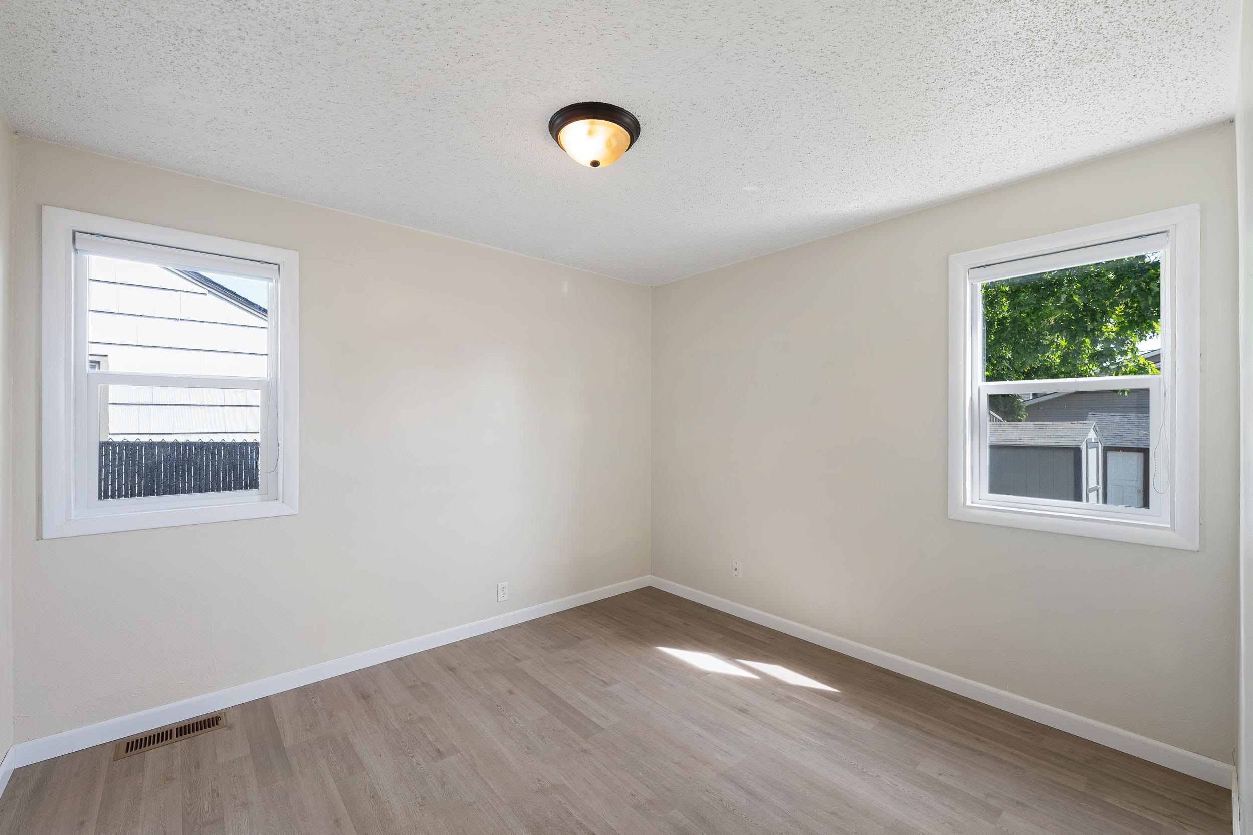 2304 E Rockwell Ave - Photo 14