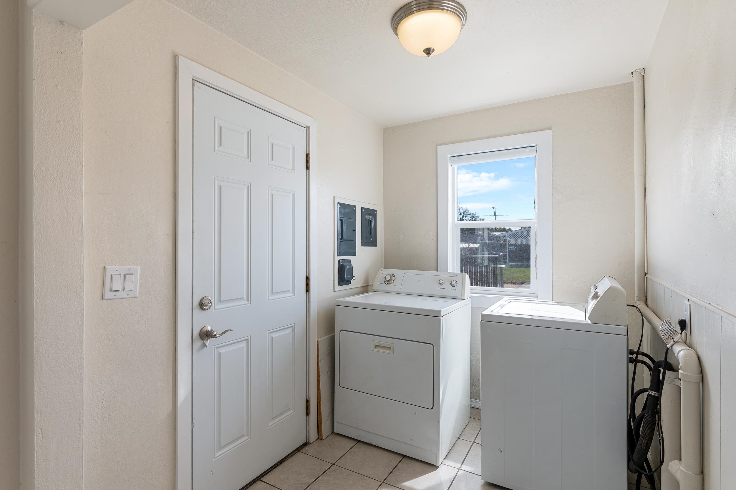 2304 E Rockwell Ave - Photo 18