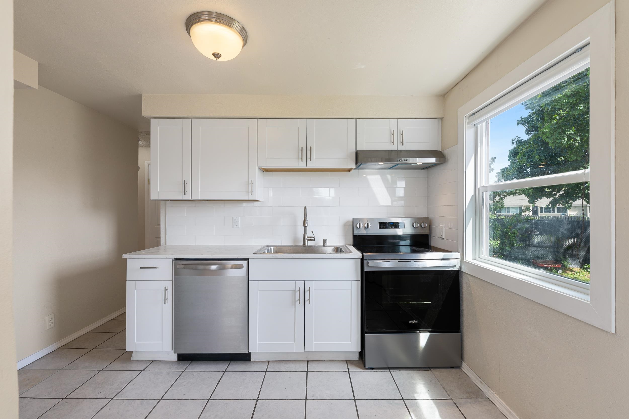 2304 E Rockwell Ave - Photo 7