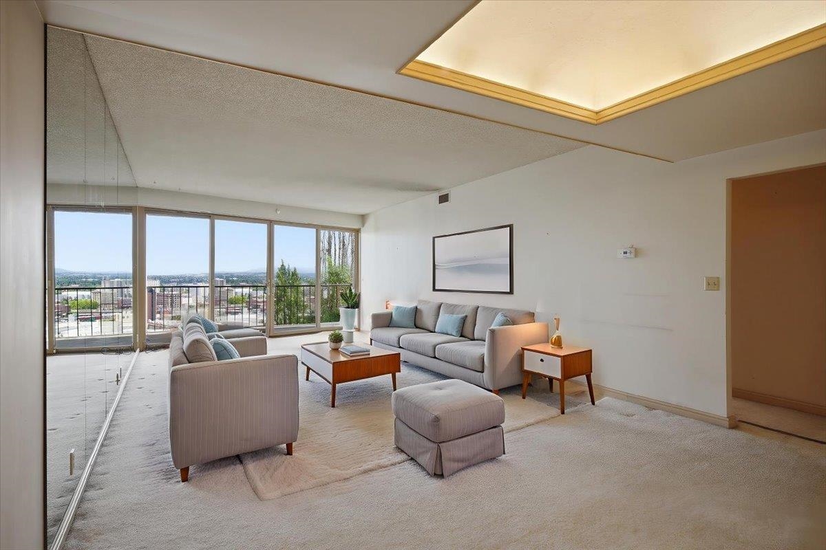 700 W 7th Ave - Photo 2
