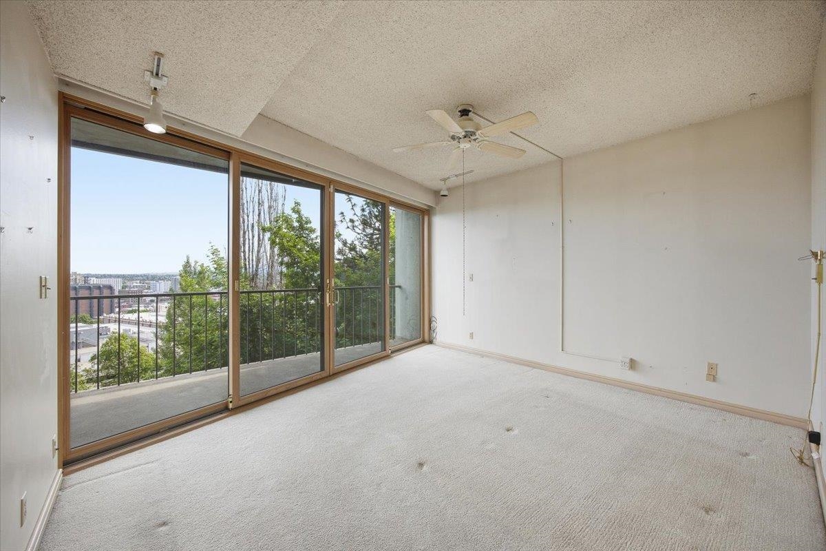 700 W 7th Ave - Photo 11