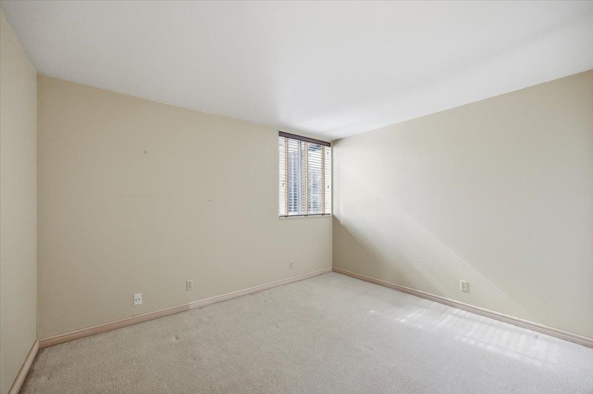 700 W 7th Ave - Photo 14