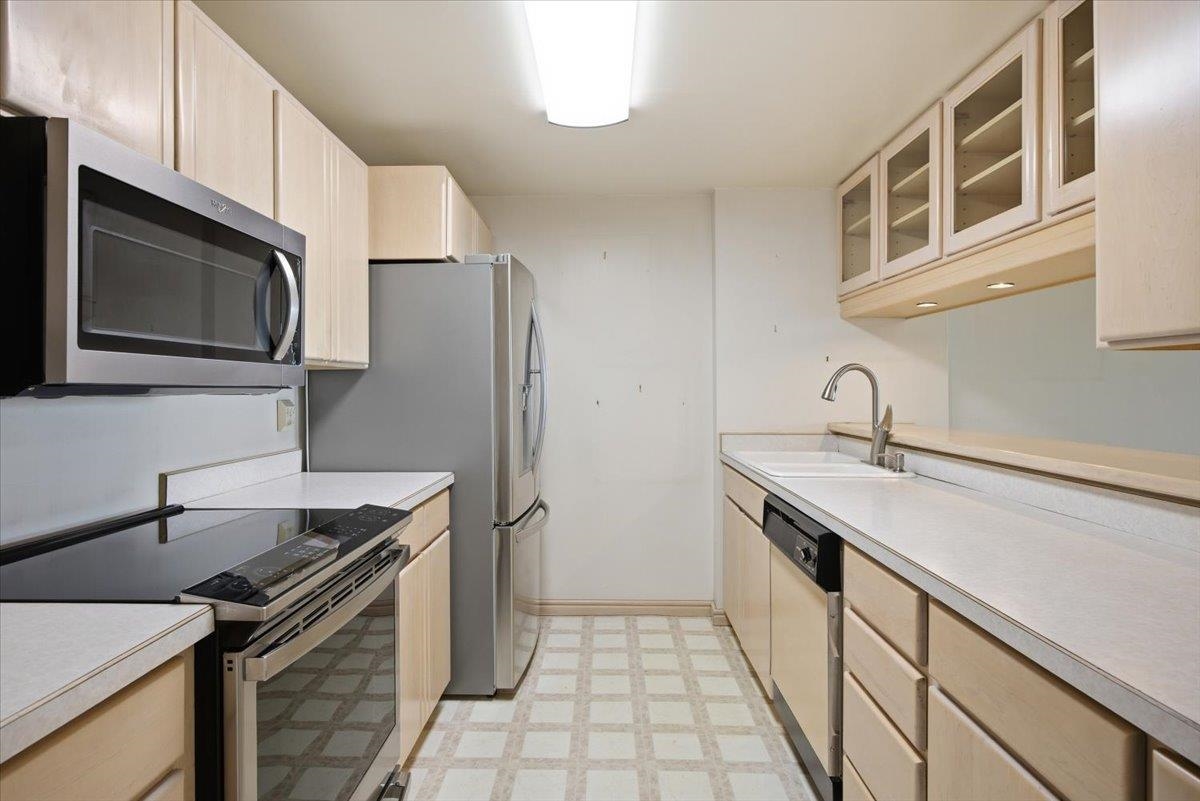 700 W 7th Ave - Photo 3